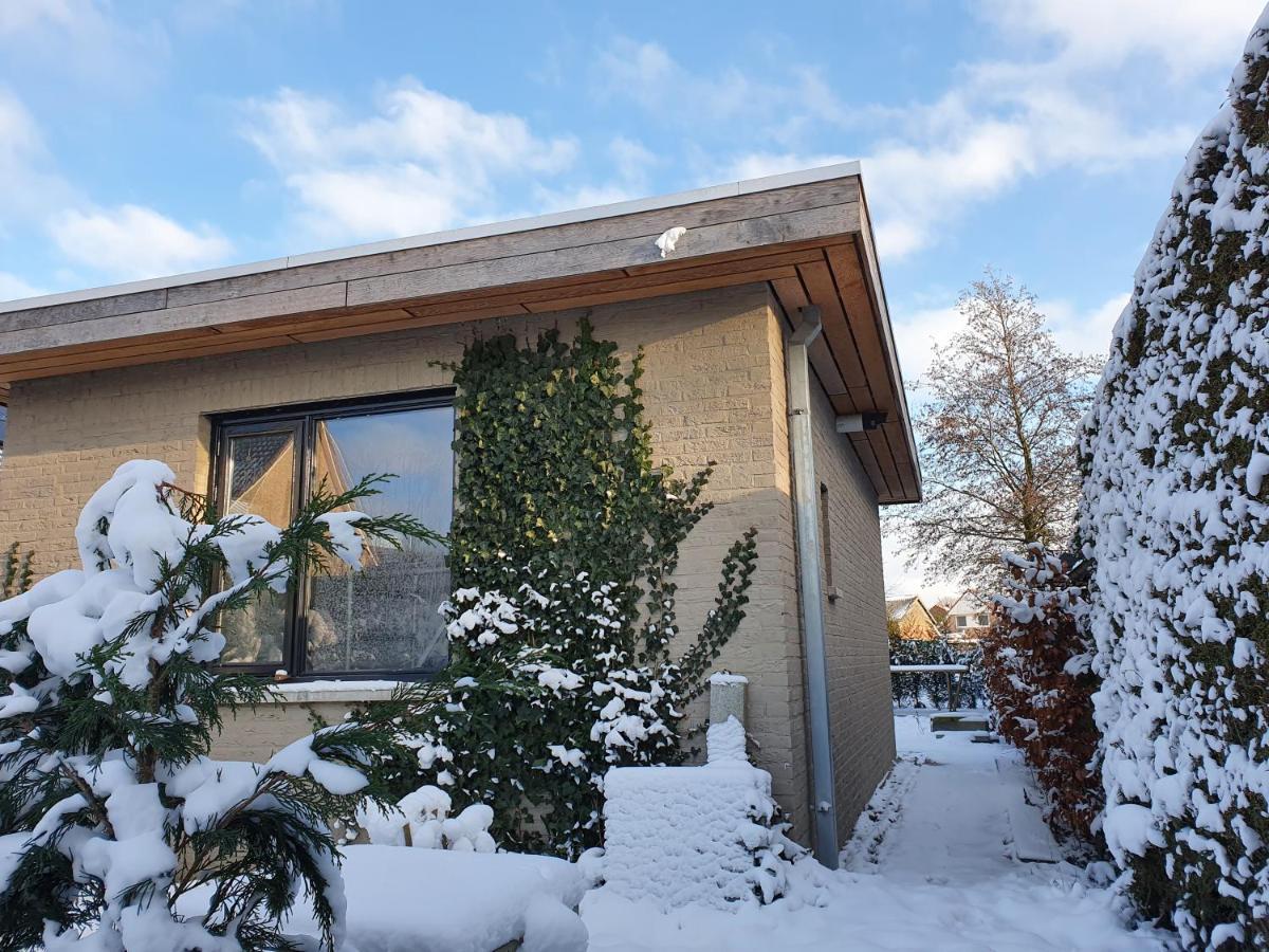 Bed and Breakfast Tiny House In De Boomgaard Stad aan 't Haringvliet Exterior foto